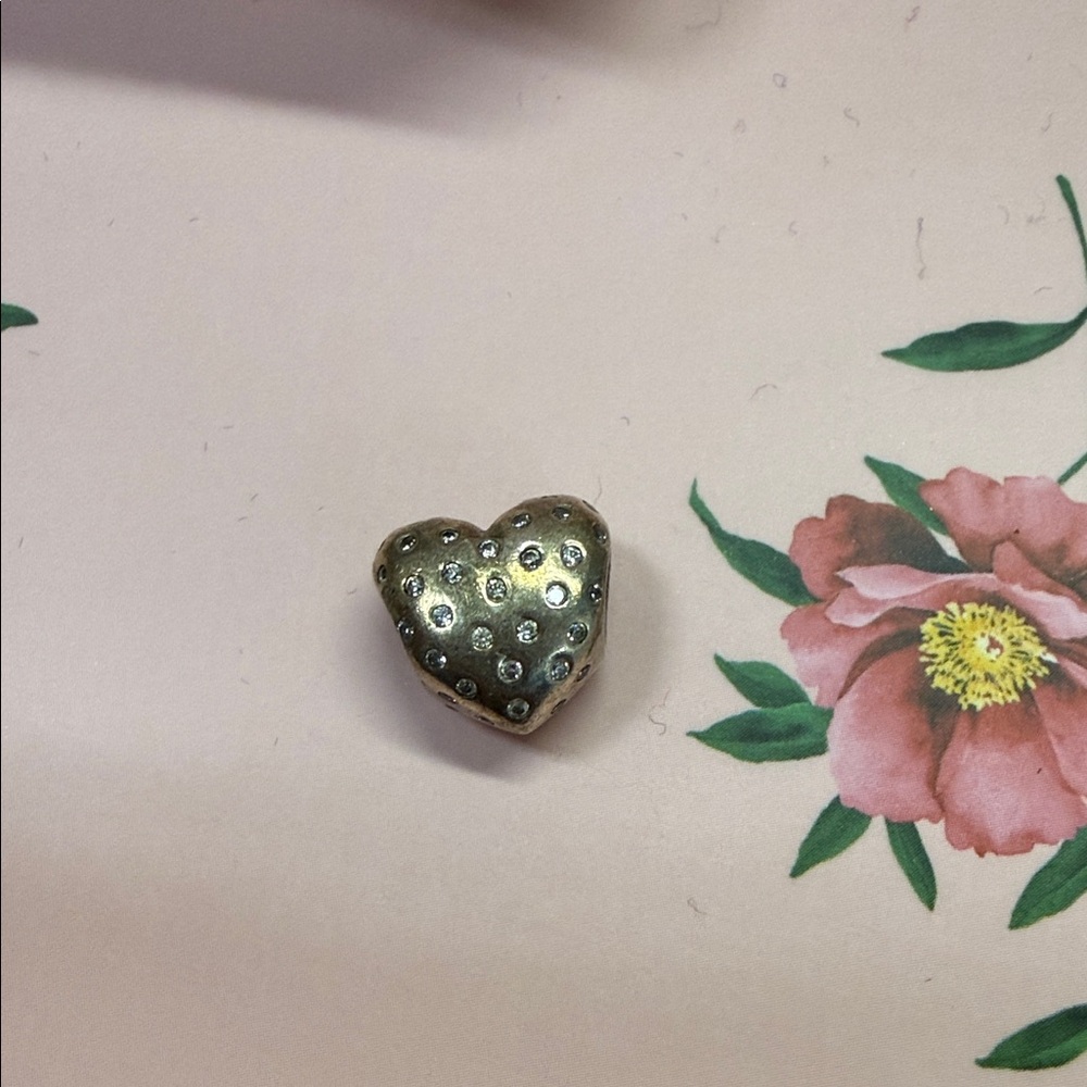 Pandora Sparkling Heart Charm View 3